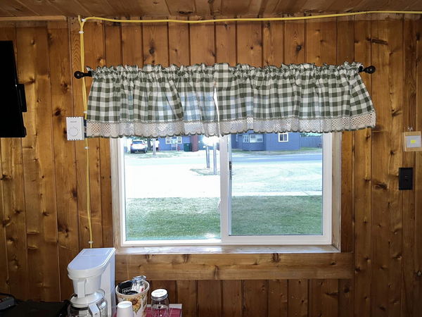 CJs UP North Inn (Browns Motel) - Web Listing (newer photo)